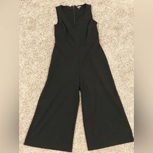 Banana Republic Cropped Wide Leg Jumpsuit. Black. Size 10P.